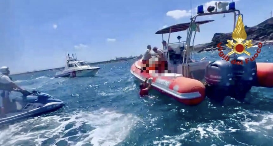 Marigliano in lutto, Francesco si tuffa in acqua e non riemerge: il corpo recuperato dopo 2 giorni Marigliano in lutto, Francesco si tuffa in acqua e non riemerge: il corpo recuperato dopo 2 giorni