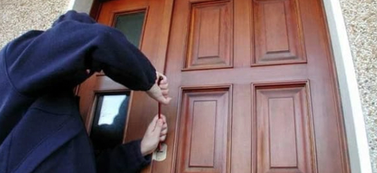 Casapulla. Rapina e furti in abitazione: 3 diciannovenni bloccati dopo la fuga