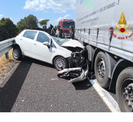 Grave incidente sull’A30: 38enne di Napoli in condizioni critiche
