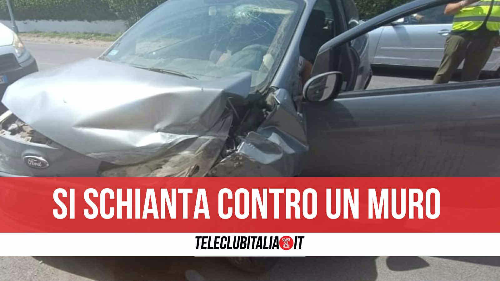Giugliano, 47enne si schianta contro un muro: rifiuta l’alcol test e scappa Giugliano, 47enne si schianta contro un muro: rifiuta l’alcol test e scappa