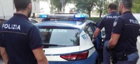 Napoli, “cocaina rosa” e marijuana nei calzini: arrestato 14enne