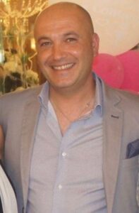 Schianto contro albero poco prima dell'alba: Nicola muore a 47 anni. Era di Giugliano
