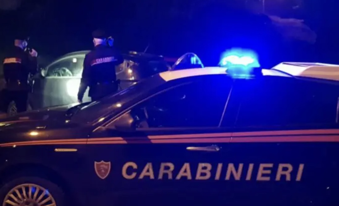 Qualiano, fuga dai domiciliari per la serata sushi: 46enne arrestata sul “doppio senso”