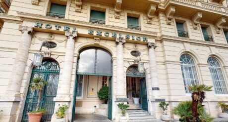 Napoli, rapina con spari all'hotel Excelsior per un Rolex da 80mila euro: preso uno dei malviventi