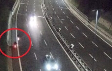 Tangenziale Napoli, 65enne contromano in scooter: mezzo senza assicurazione né revisione