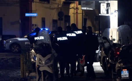 Agguato a Fuorigrotta, 48enne ferito a colpi di pistola da uomini in scooter