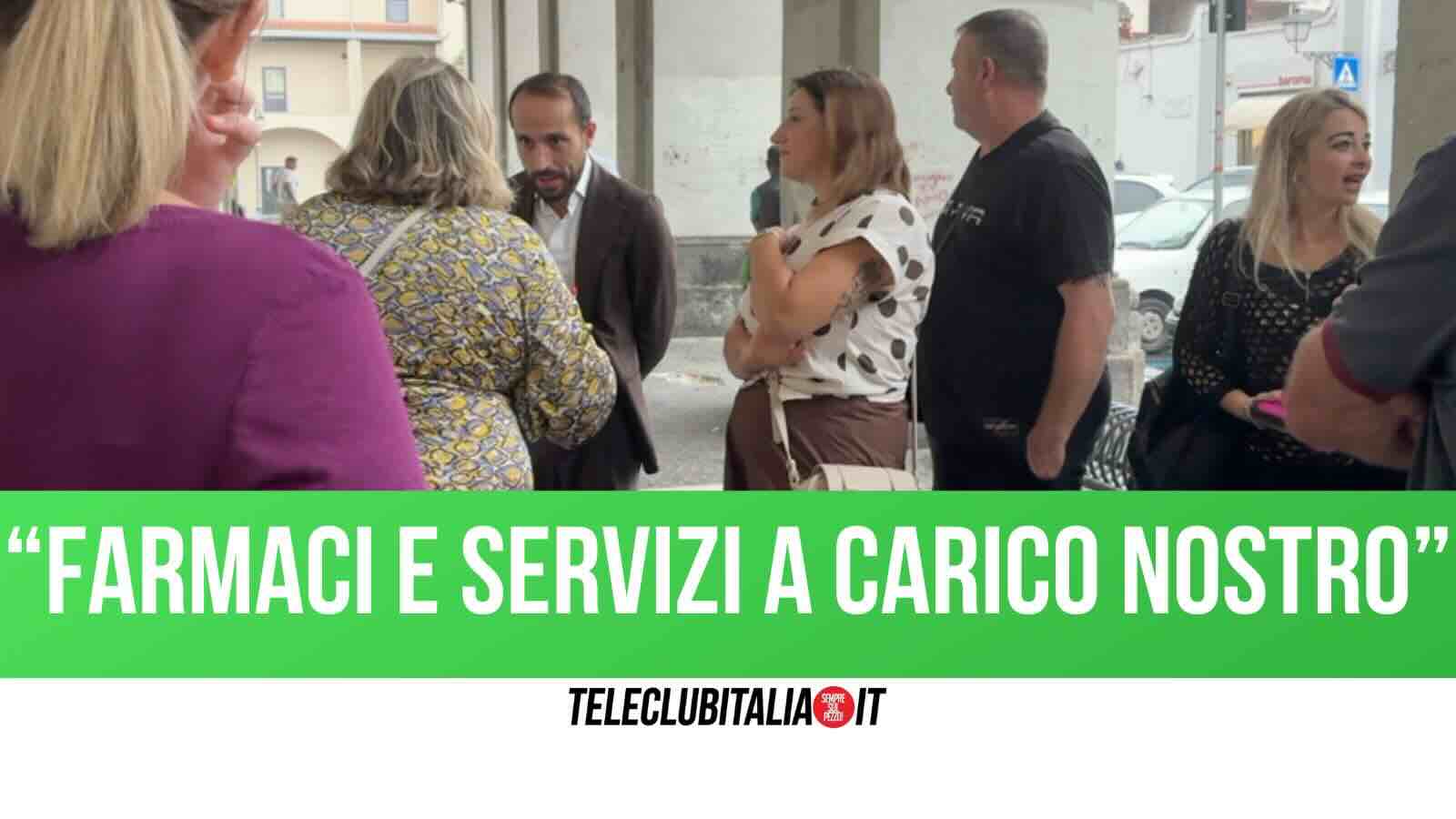 aversa mancata erogazione assegni di cura sit in al comune