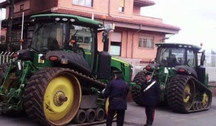 Sgominata banda dei trattori nel casertano: rubavano mezzi per “cavallo di ritorno”
