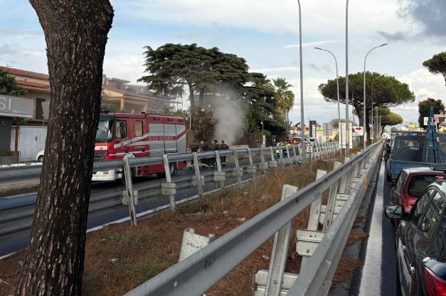 Giugliano, fuga di gas sulla circumvallazione esterna: strada chiusa al traffico