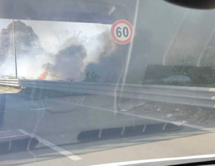 Vasto incendio tra Giugliano e Qualiano: intervengono Carabinieri e Vigili del Fuoco