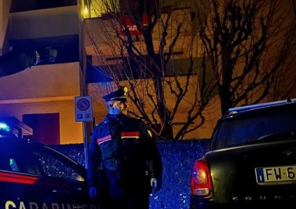 Marano. Paura in via Arbusto: padre ubriaco aggredisce il figlio, scoppia rissa tra vicini