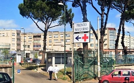 Sparatoria nella notte a Sant'Antimo, 18enne ferito in ospedale