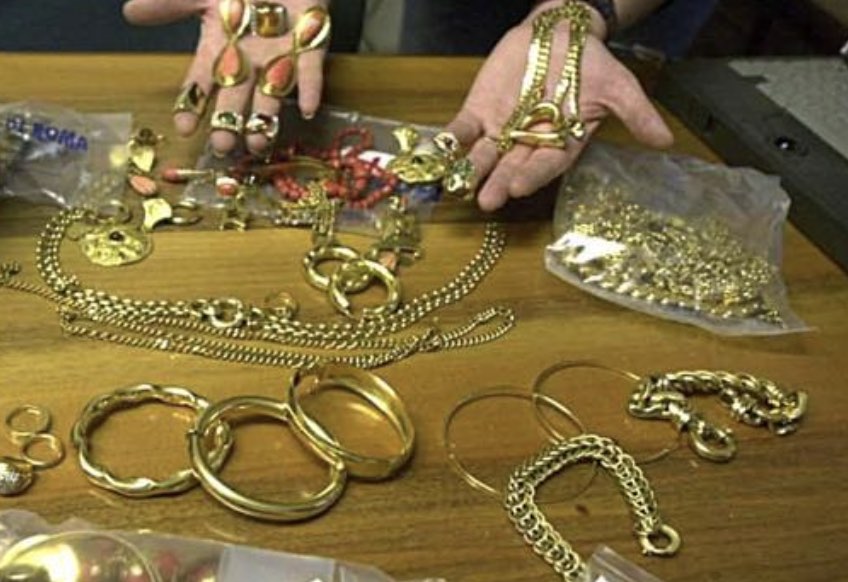 Scampia e Secondigliano, controlli a tappeto: sequestri di oro e droga, tre denunciati