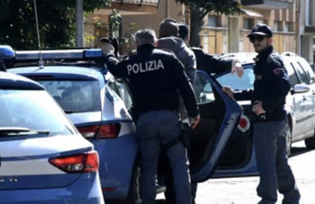 Violentata e picchiata in un bosco dal suo pusher di fiducia a Rieti, preso a Napoli 22enne marocchino
