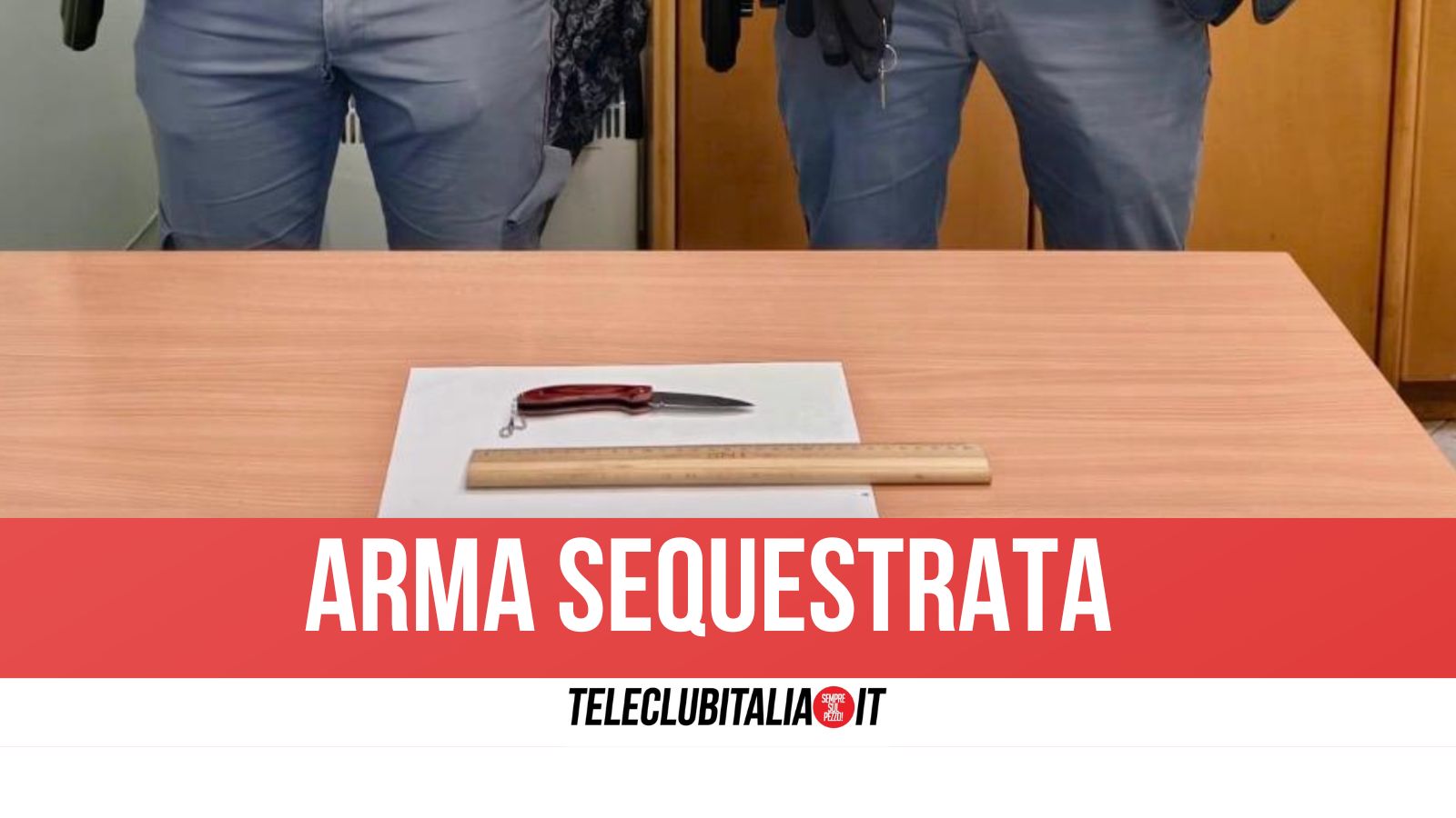 Napoli, a 12 anni va a scuola armato di coltello: scoperta dell’insegnante durante la lezione Napoli, a 12 anni va a scuola armato di coltello: scoperta dell’insegnante durante la lezione