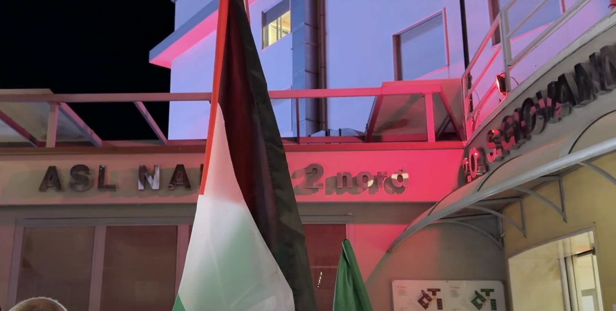 Luci sulla Palestina, flash mob all'ospedale di Frattamaggiore