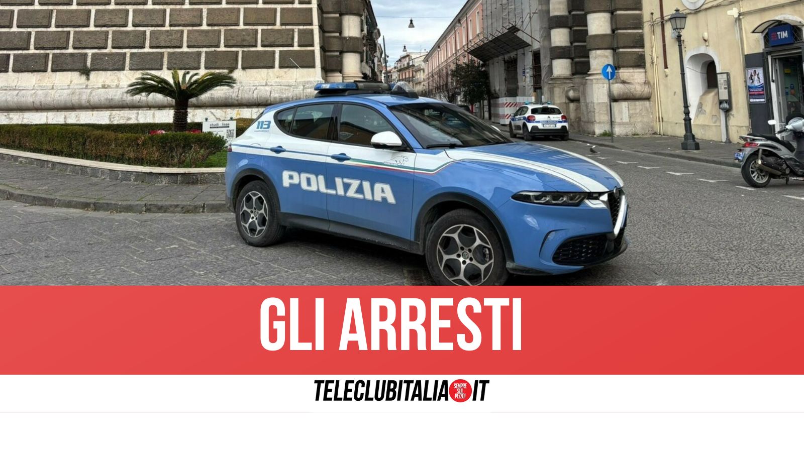 aversa due arresti in poche ore uno tenta di disfarsi della droga gettandola dal balcone