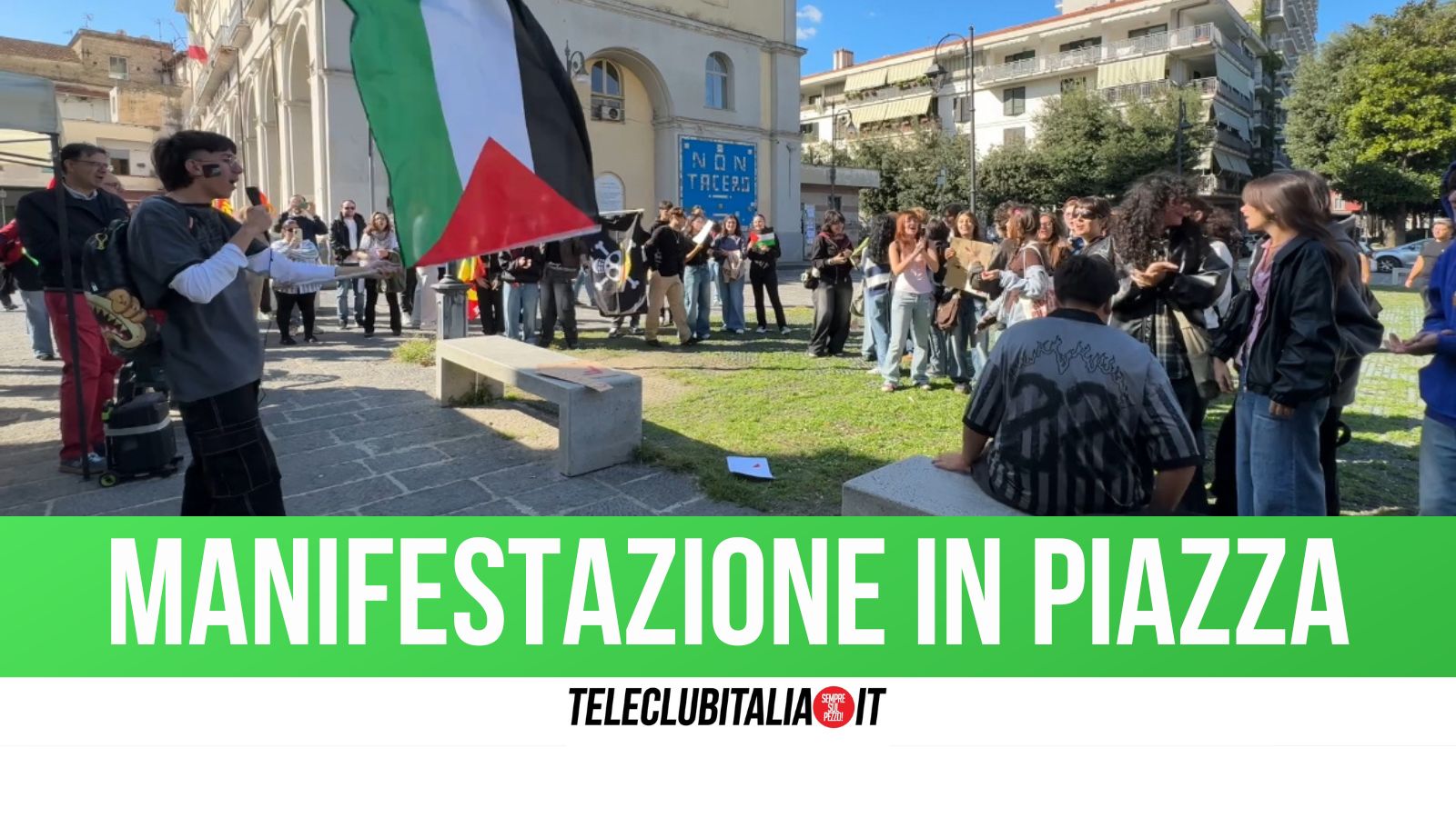Aversa, manifestazione in difesa della Flotilla: in piazza studenti, docenti e partiti