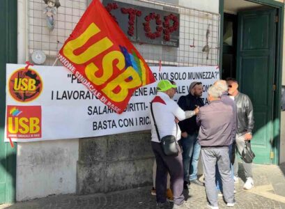 aversa sciopero usb lavoratori tekra_foto di teleclubitalia