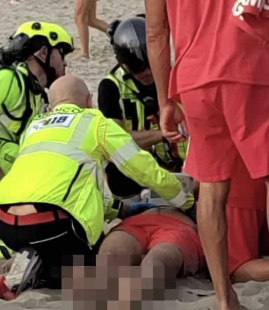 Tragedia a Baia Domizia, malore mentre è in acqua: 65enne muore annegato