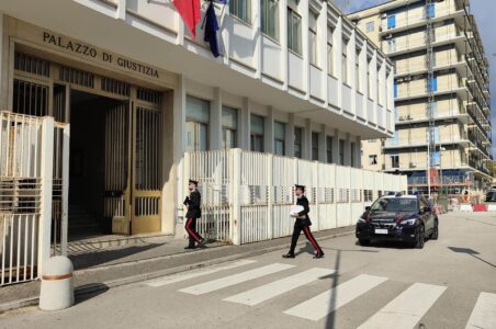 Blitz antidroga nel casertano, tre misure cautelari: smantellato giro di cocaina da 40mila euro
