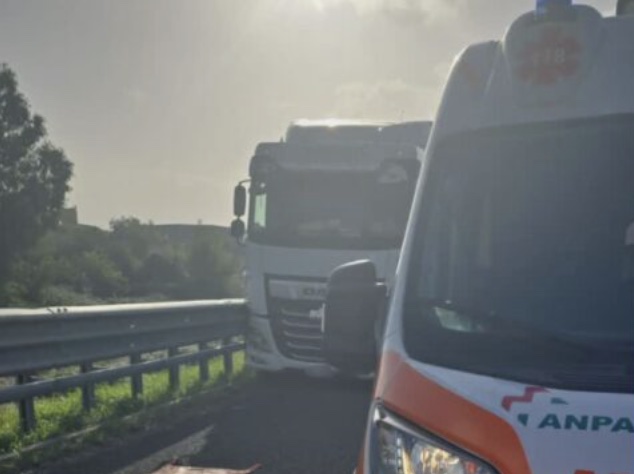 Tragedia sull’A3 Salerno-Reggio Calabria: camionista muore dopo malore alla guida