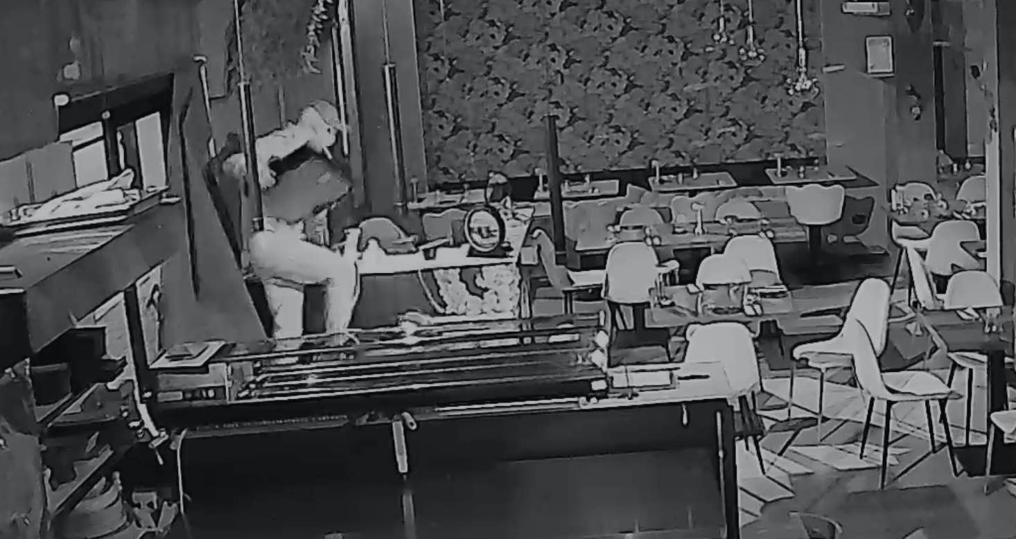 Aversa, furto lampo al ristorante "Primo Sushi": in fuga con 35 euro e bottiglie di vino
