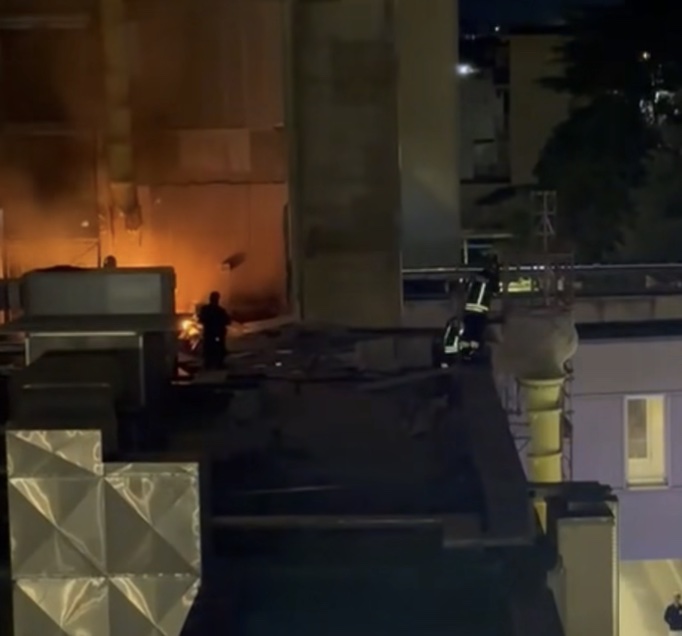 Grave incendio all’Ospedale San Giovanni Bosco: fiamme al secondo piano. Reparti inagibili