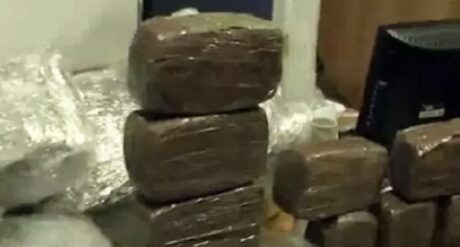 Inseguimento sull’A1: arrestato con 52 chili di hashish nei pressi di Caianello