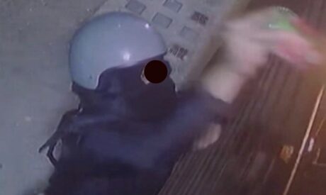 Mugnano, il rogo al panificio è doloso: telecamere immortalano il responsabile