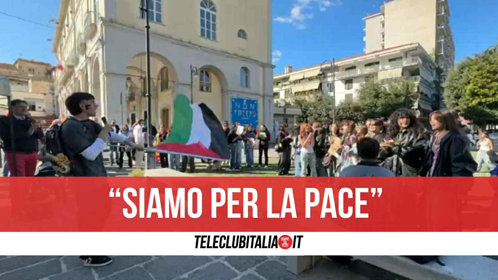 Anche Aversa scende in piazza per Gaza e la Flottilla: decine di studenti in strada