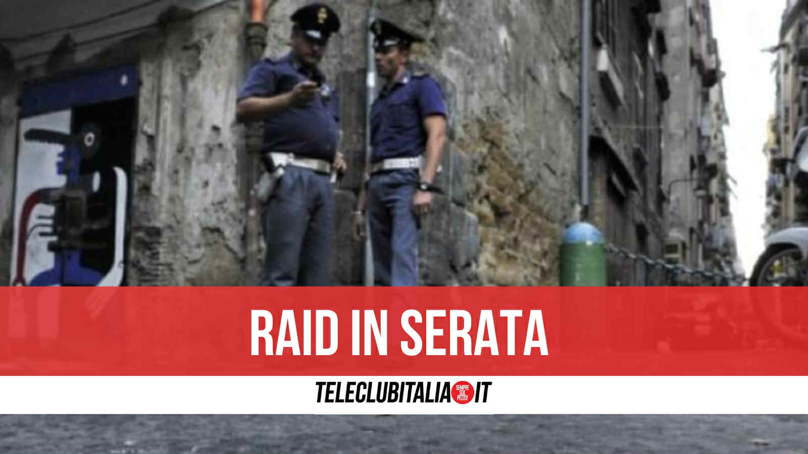 Napoli, raffica di colpi ai Quartieri Spagnoli: dodici proiettili contro facciata di un edificio Napoli, raffica di colpi ai Quartieri Spagnoli: dodici proiettili contro facciata di un edificio