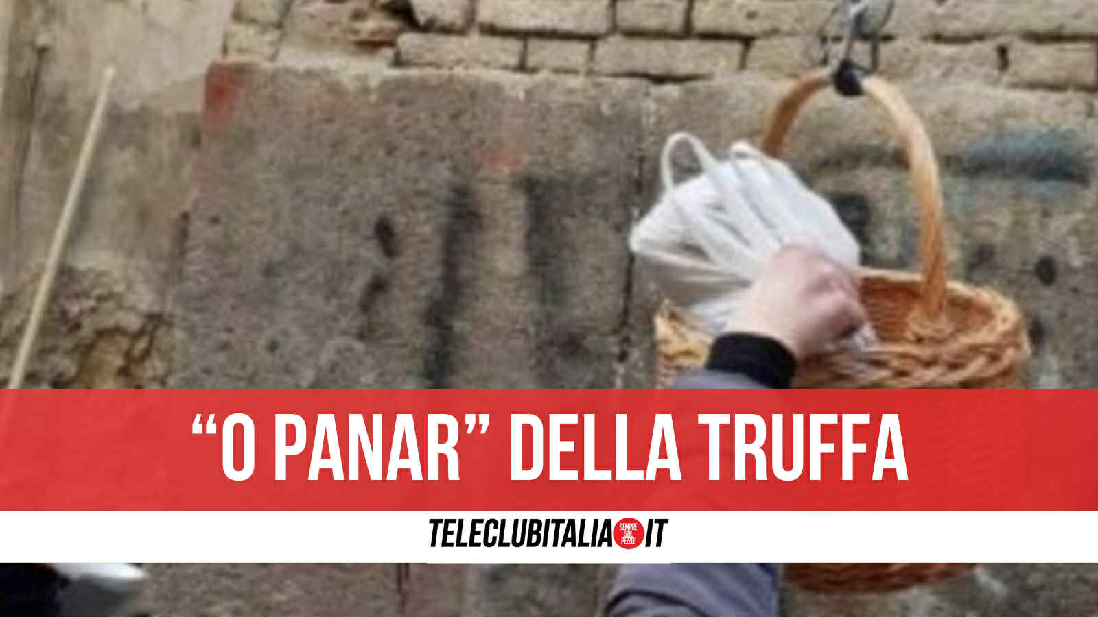 napoli truffa del finto corriere 52enne arrestato mentre prendeva soldi da un paniere
