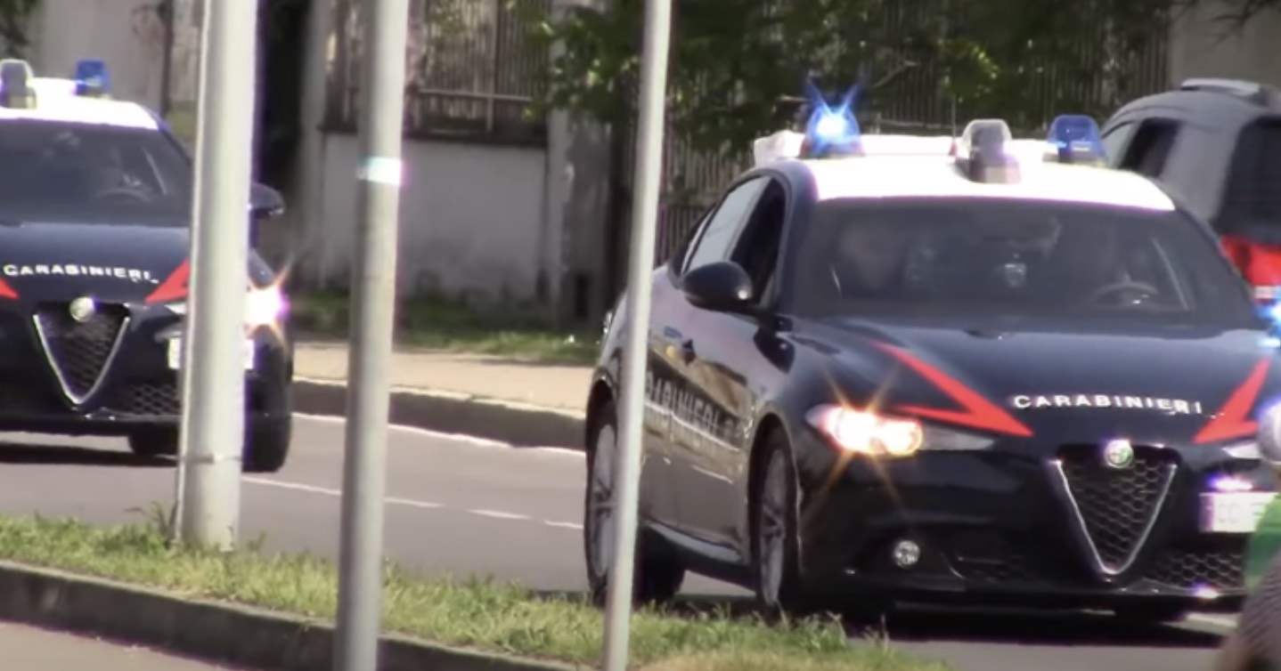 villaricca arrestato 21enne per spaccio in casa trovati hashish marijuana e appunti sul giro di clienti