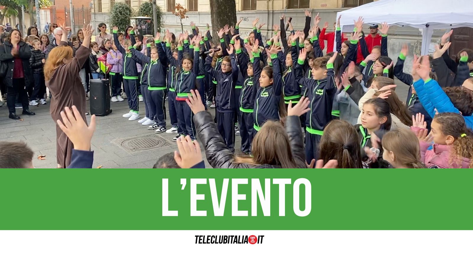 Giugliano, #ioleggoperché, successo per la prima mattinata in piazza Gramsci. Domani si replica Giugliano, #ioleggoperché, successo per la prima mattinata in piazza Gramsci. Domani si replica