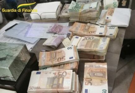 Avellino, maxi truffa con l'ecobonus da 1,7 miliardi: 11 arresti