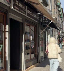 Aversa, furto nella notte al tabacchi Serra di via Roma