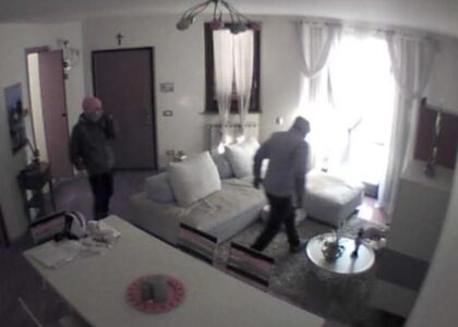 Rapina in villa ad Aversa: famiglia di farmacisti svegliati da malviventi armati di pistola