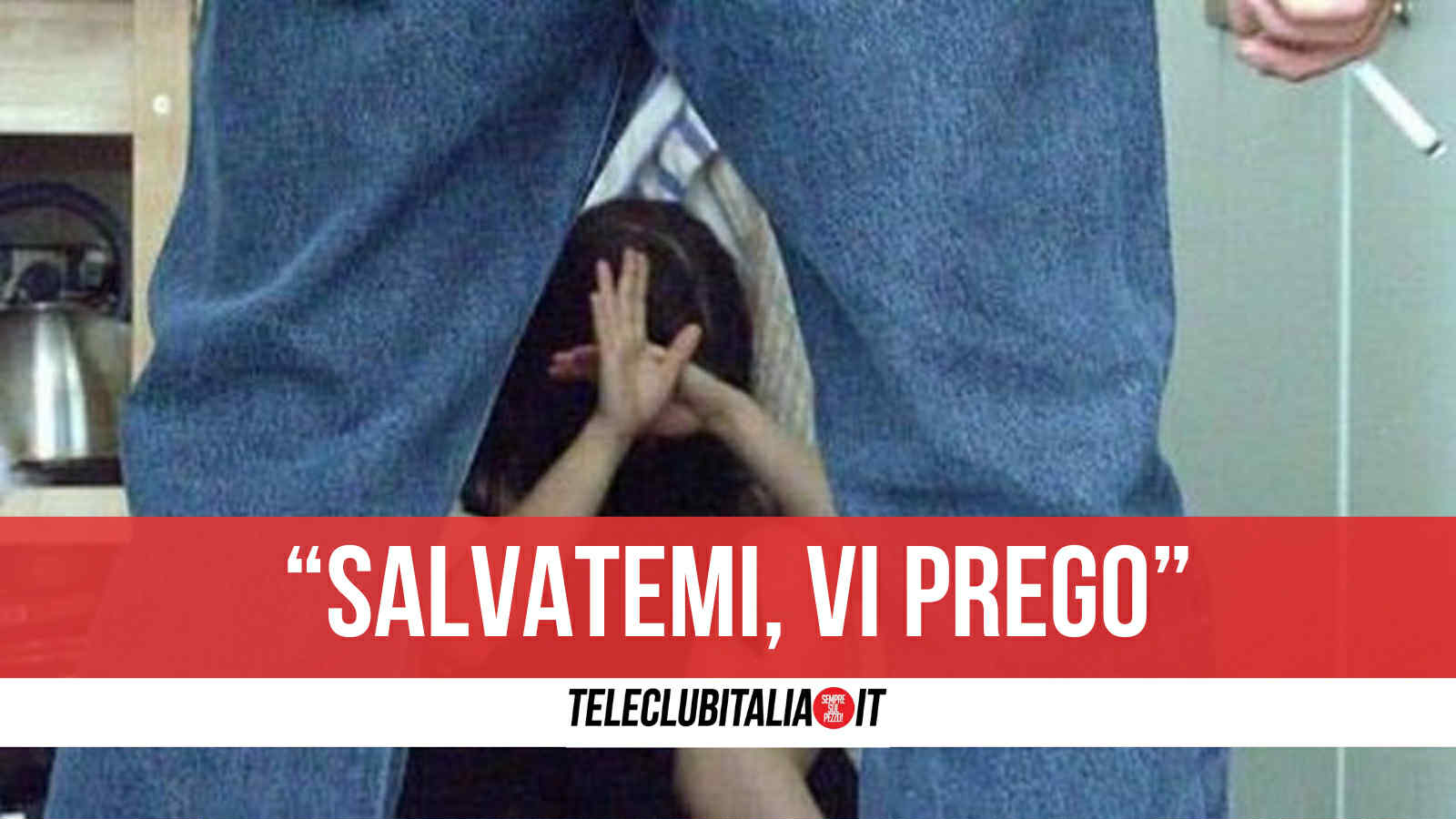 Napoli, l’ex entra in casa e la riempie di botte: lei scappa e si salva dai carabinieri