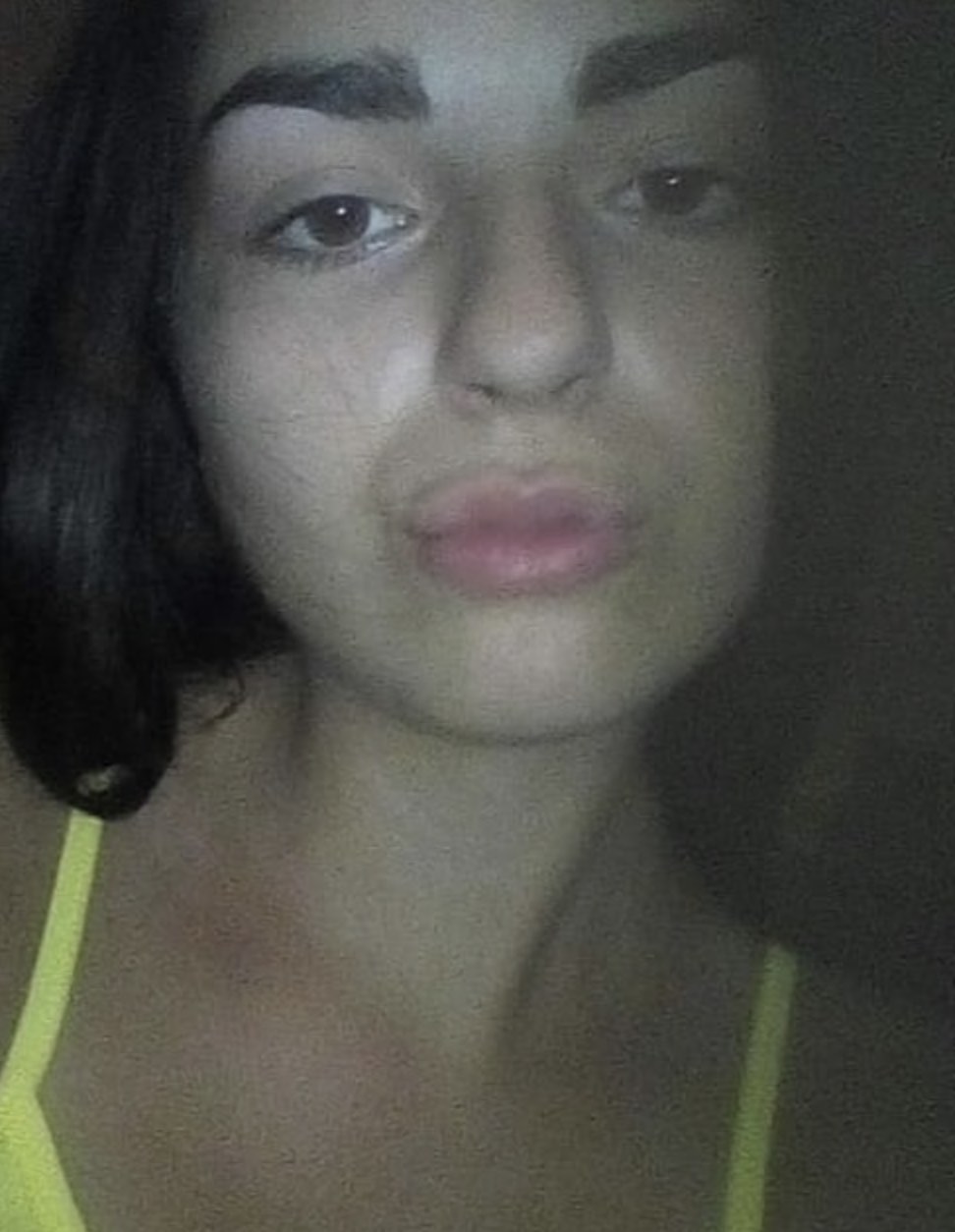 Noemi uccisa a 22 anni dal fratello: entrambi soffrivano di disturbi psichici. La madre: "Questa volta me l’ha uccisa"