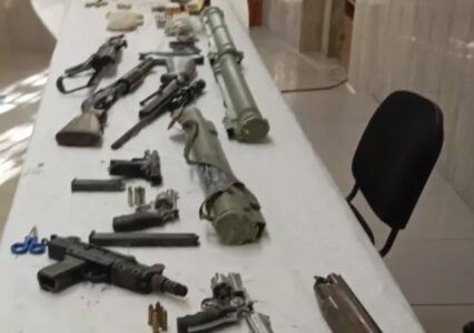 Scoperto arsenale dei Casalesi tra Castel Volturno e Giugliano: anche tre lanciarazzi anticarro pronti all’uso