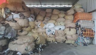 Blitz della Polizia Metropolitana: maxi sequestro di rifiuti e merce contraffatta tra Sant'Antimo e Napoli