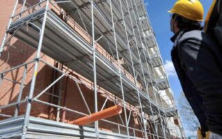 Mondragone, maxi frode sui bonus facciate: sequestrati 39 milioni di euro di crediti fiscali