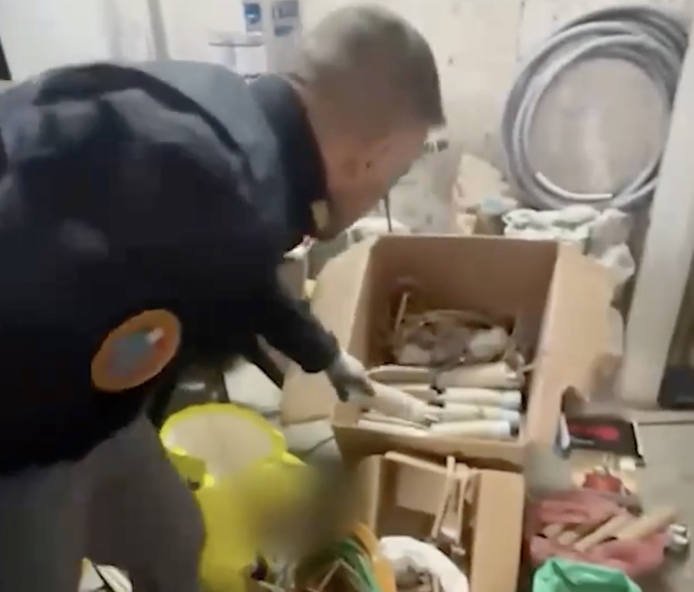 Sant’Antimo, scoperta fabbrica illegale di fuochi d’artificio: denunciato 34enne