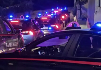 Droga, armi e affari illeciti: maxi blitz dei Carabinieri a Mondragone