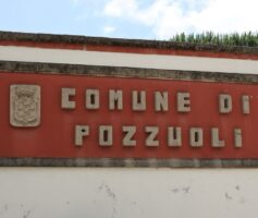 Crisi politica a Pozzuoli: consiglieri contro il Sindaco, salta l’accordo di maggioranza