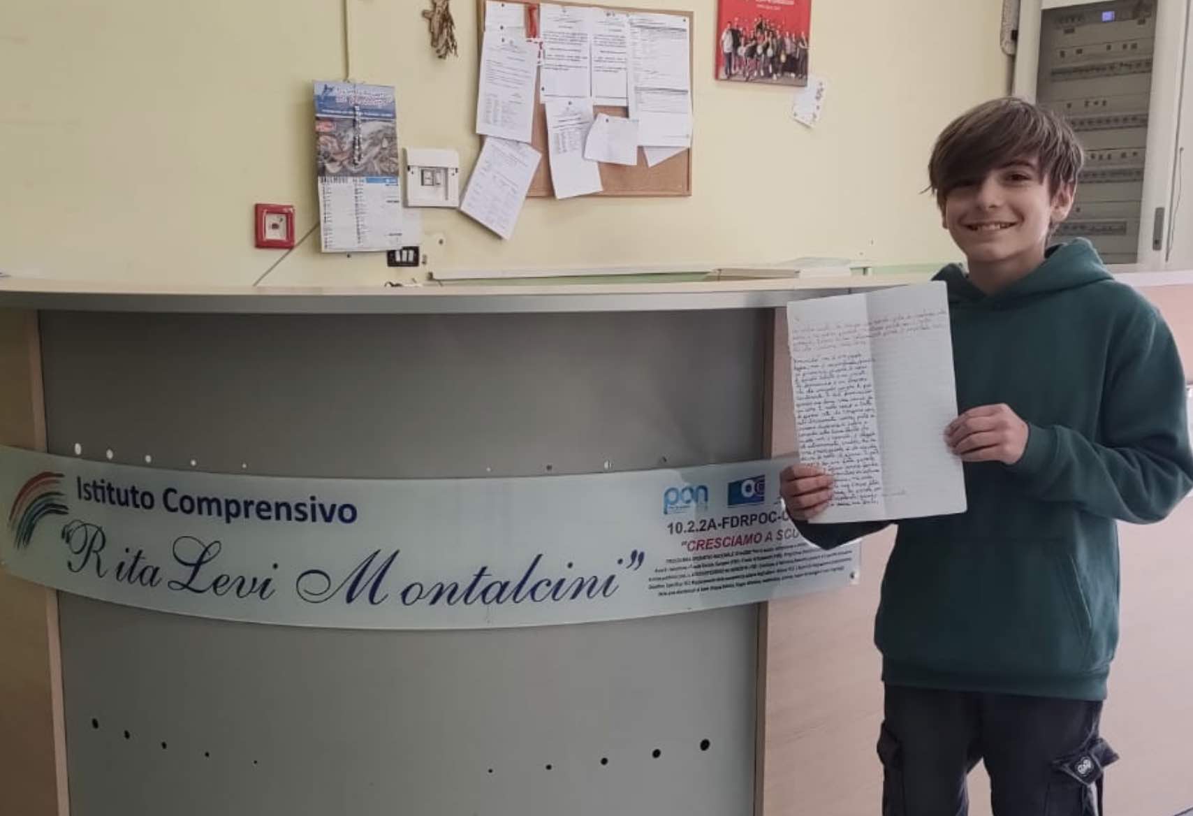 Giugliano, il tema di un giovane studente sul femminicidio commuove docenti e dirigente: “Le parole sono frecce avvelenate”