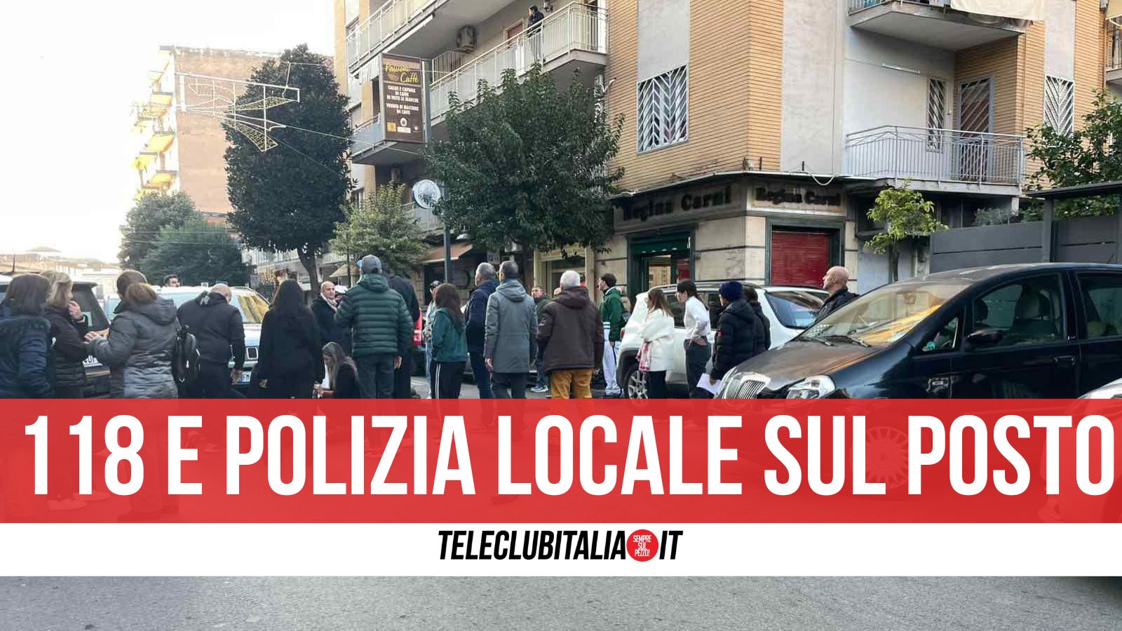 Giugliano, incidente in via Aniello Palumbo: scontro tra auto e moto. Ferita una donna