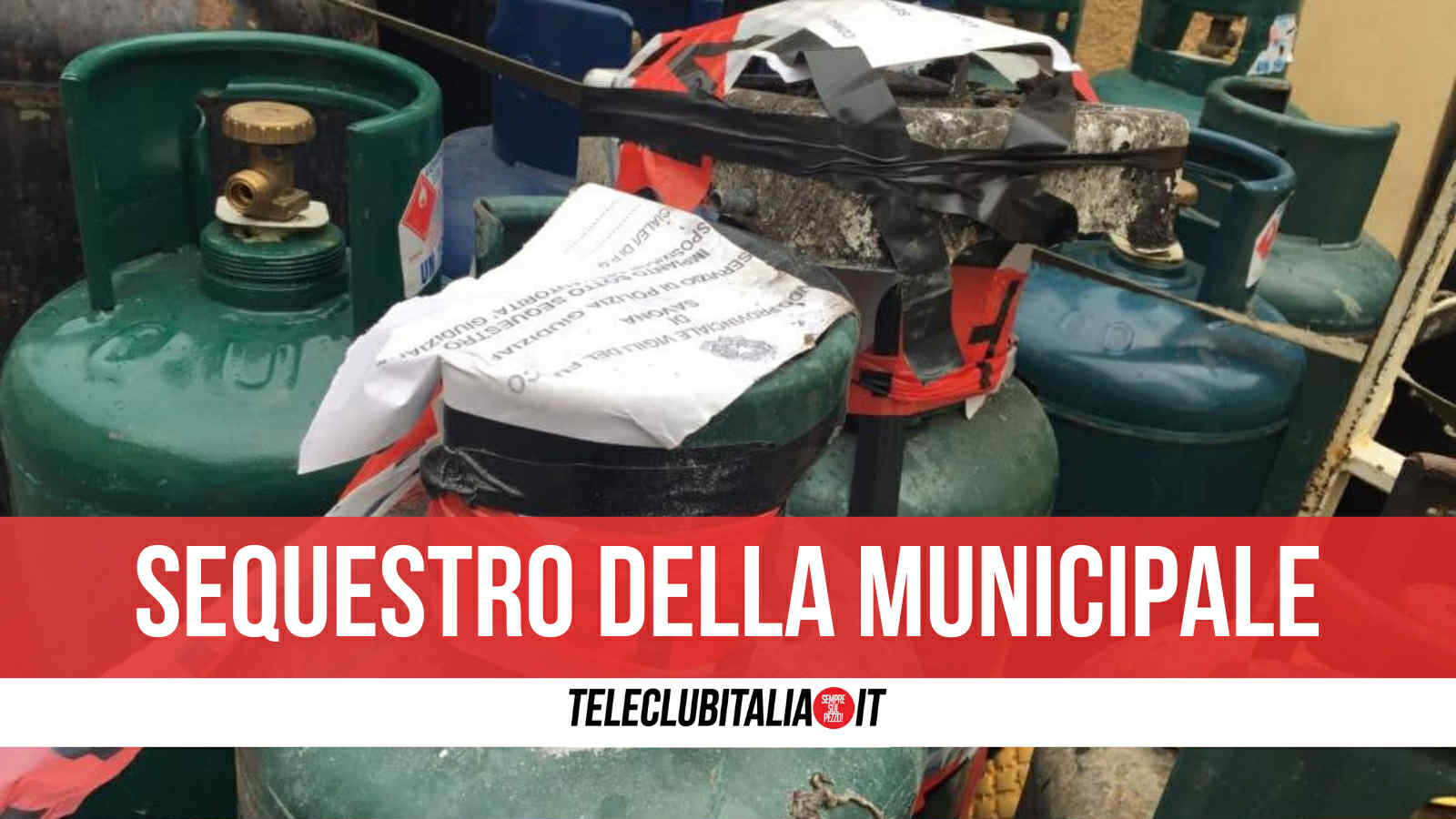 napoli bombole di gas accatastate nel sottoscala di un condominio scatta sequestro da Teleclubitalia.it napoli bombole di gas accatastate nel sottoscala di un condominio scatta sequestro