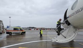 Bimbo di 12 anni in pericolo vita, volo d’emergenza da Napoli a Milano